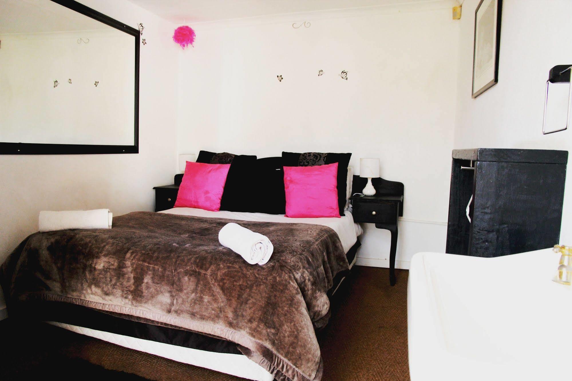Homebase Melville Backpackers Johannesburg Dış mekan fotoğraf
